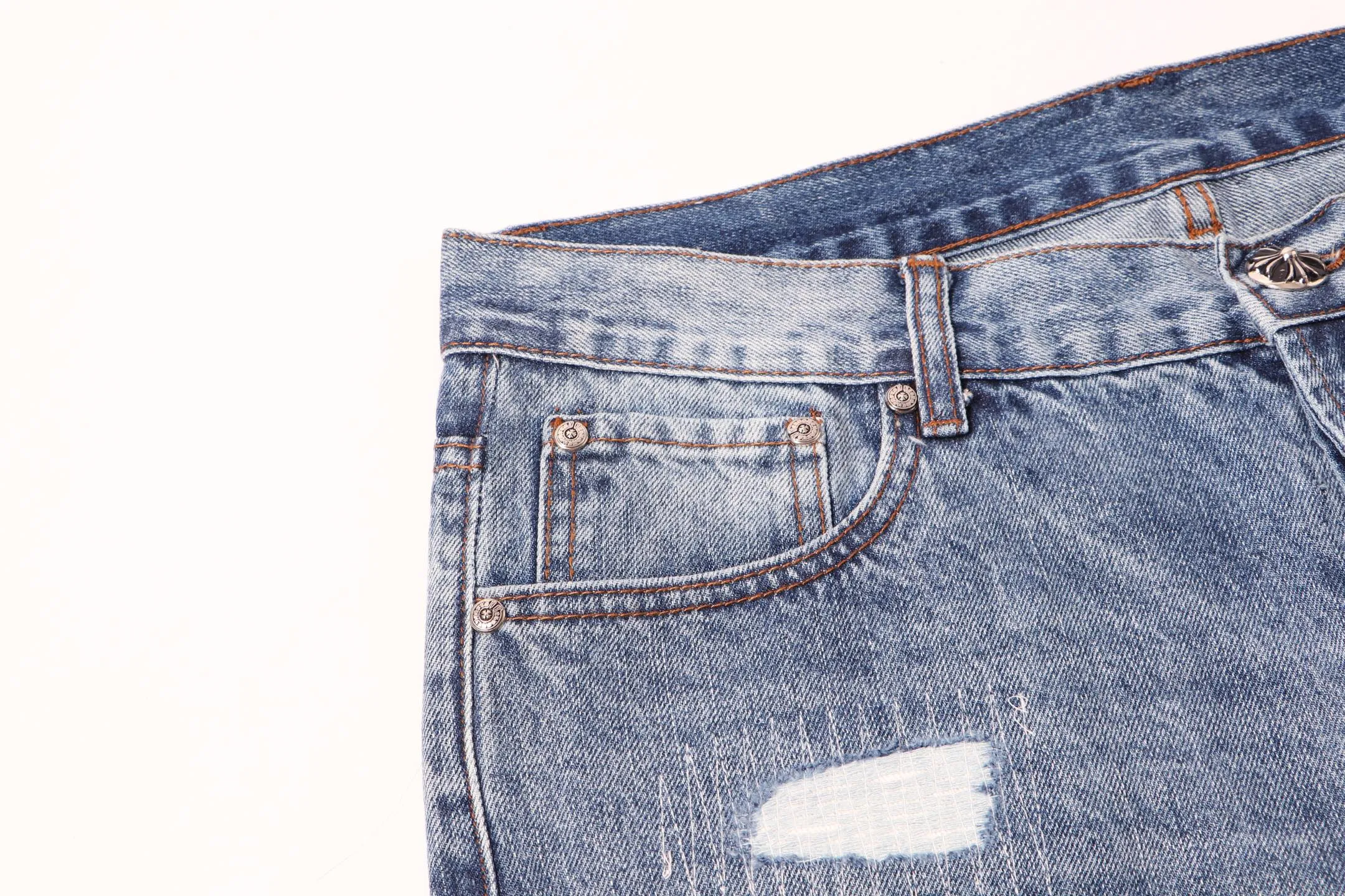 P280 model number: H27 Croxin & 𝐂𝐡𝐫𝐨𝐦𝐞 𝐇𝐞𝐚𝐫𝐭 ss25 blue pants starry sky ripped button jeans. Styles with different wash textures are very friendly to people with thin legs. The slightly flared version perfectly modifies the leg shape. The timeless and moderate length makes it easy to match and match. It is the basis for various styles and is a must-have in your wardrobe! The fabric is stiff but also makes the upper body soft without losing texture. The washing process is even more perfect. It is a must-have item for everyone! ! ! Washed wheat, hang tag, pants label, three labels complete Color: blue Size: 28-30-32-34-36